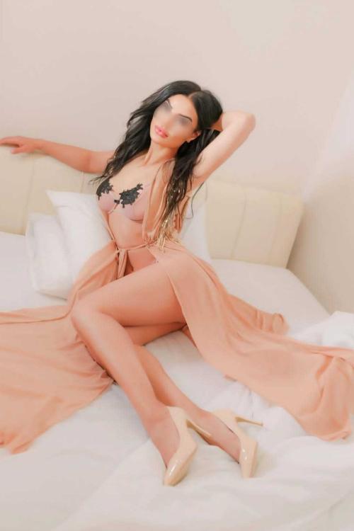 Проститутка Камилла, Питера у метро Чернышевская