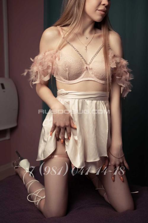 Проститутка Ева, Питера у метро Московская