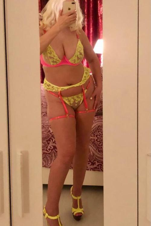 Проститутка Алиса, в Питере у метро Комендантский проспект Проститутка Алиса, в Питере у метро Комендантский проспект