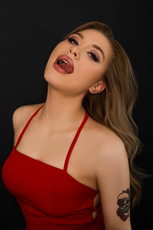 Проститутка Алиса, Питера у метро Фрунзенская