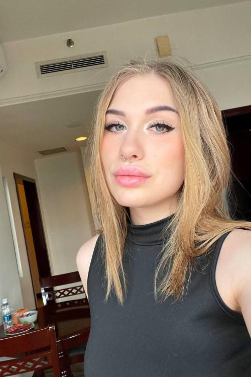 Проститутка Алиса, Питера у метро Фрунзенская