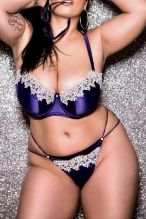 Проститутка Каролина , в Питере у метро Проспект Ветеранов