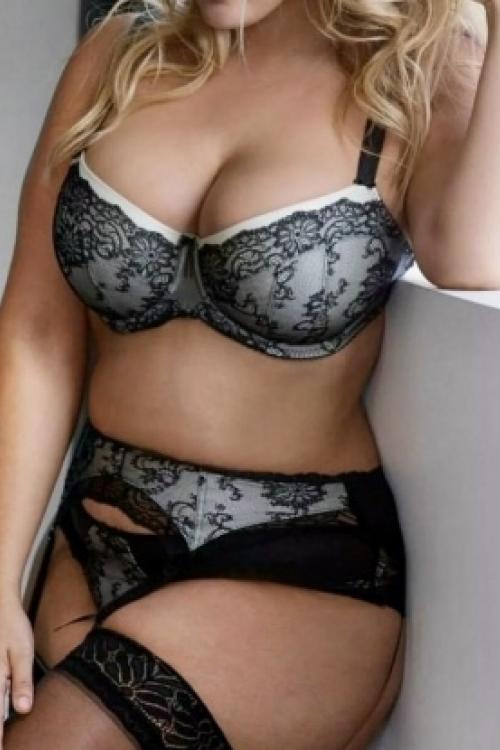 Проститутка Каролина , в Питере у метро Проспект Ветеранов