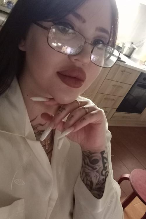 Проститутка Викуля, в Питере у метро Ленинский проспект