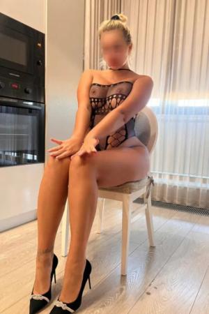 Проститутка Вика, Питера у метро Ладожская