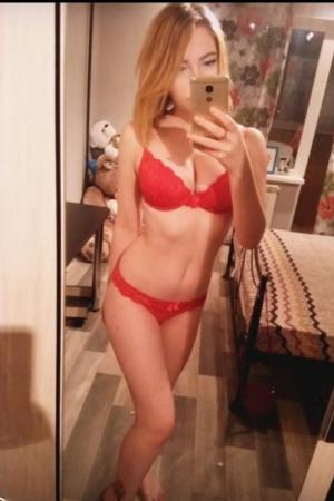 Проститутка Рая Инди, Питера у метро Пролетарская