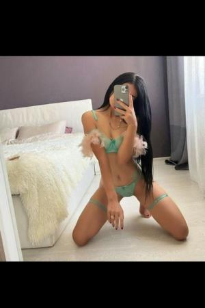 Проститутка Милана , СПб у метро Международная