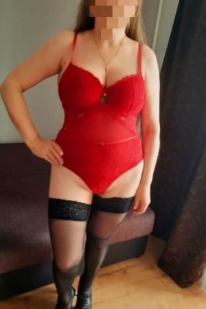 Проститутка Лана, Питера у метро Рыбацкое