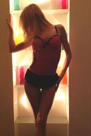 Проститутка Маша, в Питере у метро Купчино