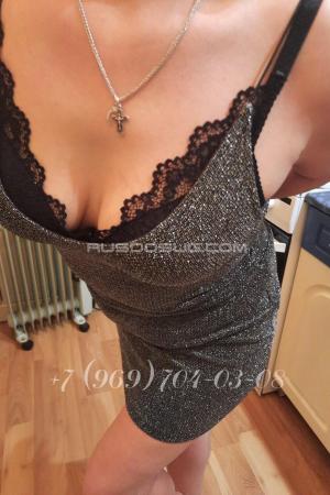 Проститутка Александра Пышный Клитор) ), в Питере у метро Невский проспект