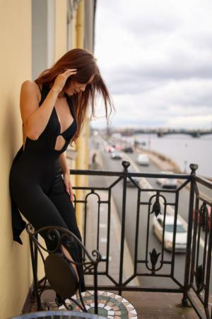 Проститутка Аленушка, в Питере у метро Волковская