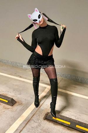 Проститутка Милана, в Питере у метро Лесная