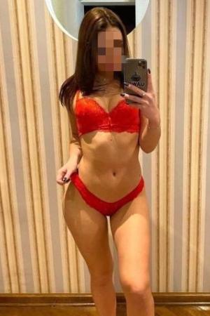 Проститутка Олеся Инди, Питера у метро Удельная