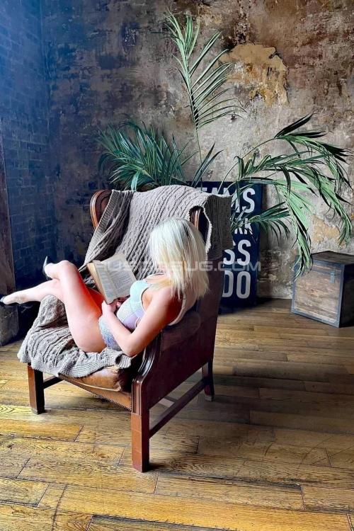 Проститутка Маргарита, Москвы у метро Улица 1905 года